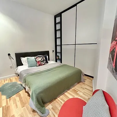 Harmony- Brand New & Cozy Very Center Of Apartment *