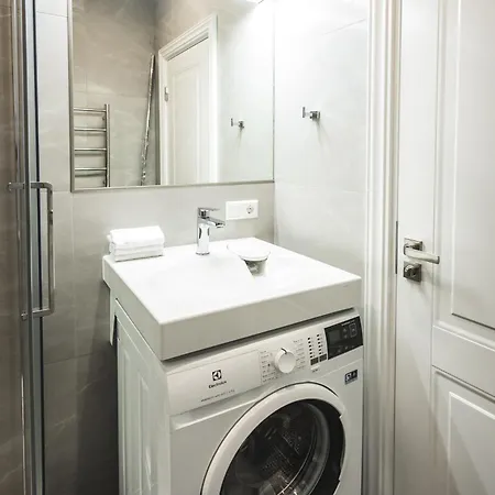 Apartment Harmony- Brand New & Cozy Very Center Of *