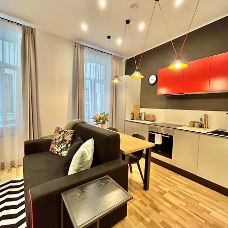 Harmony- Brand New & Cozy Very Center Of Apartment *