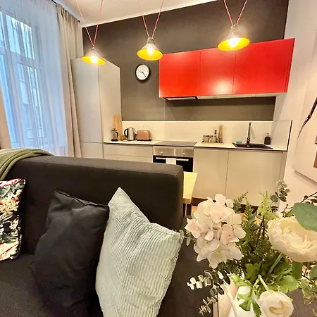 Harmony- Brand New & Cozy Very Center Of Apartment *